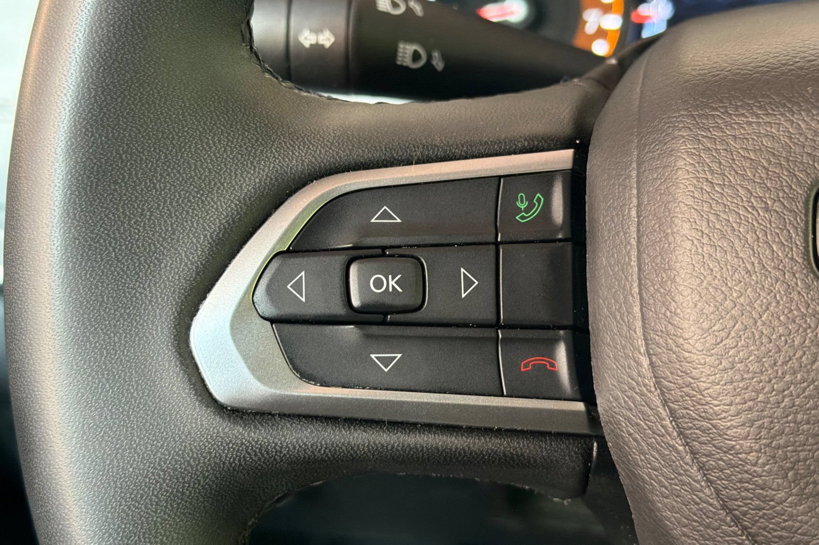 Used 2025 Jeep Compass Limited AWD/4WD image 32