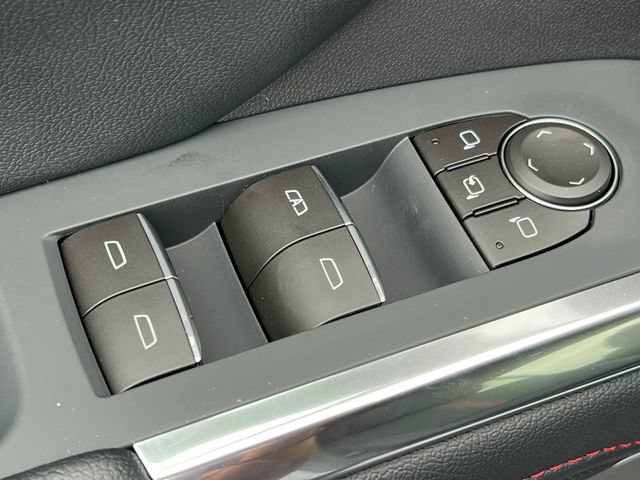 New 2026 Chevrolet Traverse RS w/ LPO, Floor Liner Package AWD/4WD image 19