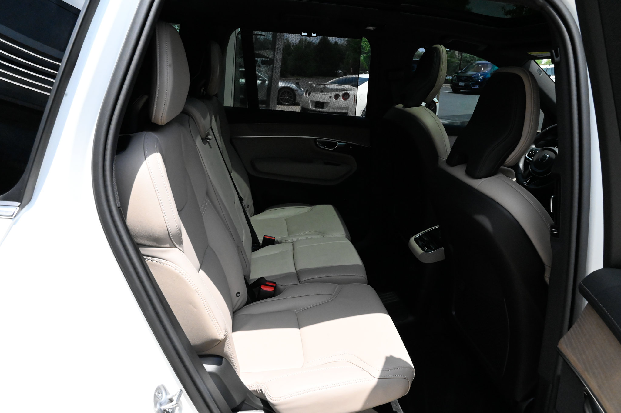 Used 2025 Volvo XC90 T8 Ultra w/ Protection Package Premier AWD/4WD image 50