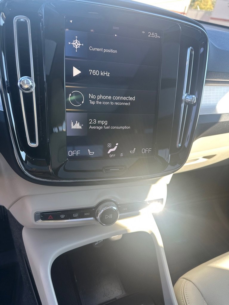 Used 2019 Volvo XC40 T5 Momentum image 20