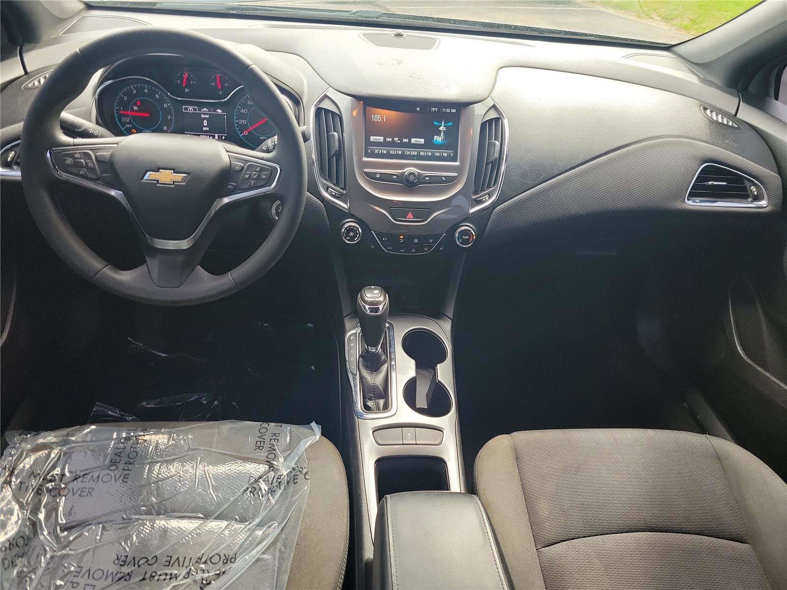 Used 2017 Chevrolet Cruze LT w/ Convenience Package image 9