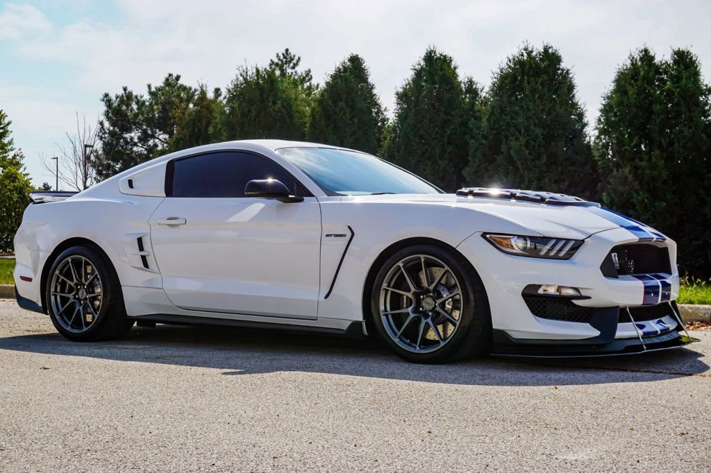 Used 2018 Ford Mustang Shelby GT350 w/ Convenience Package image 4