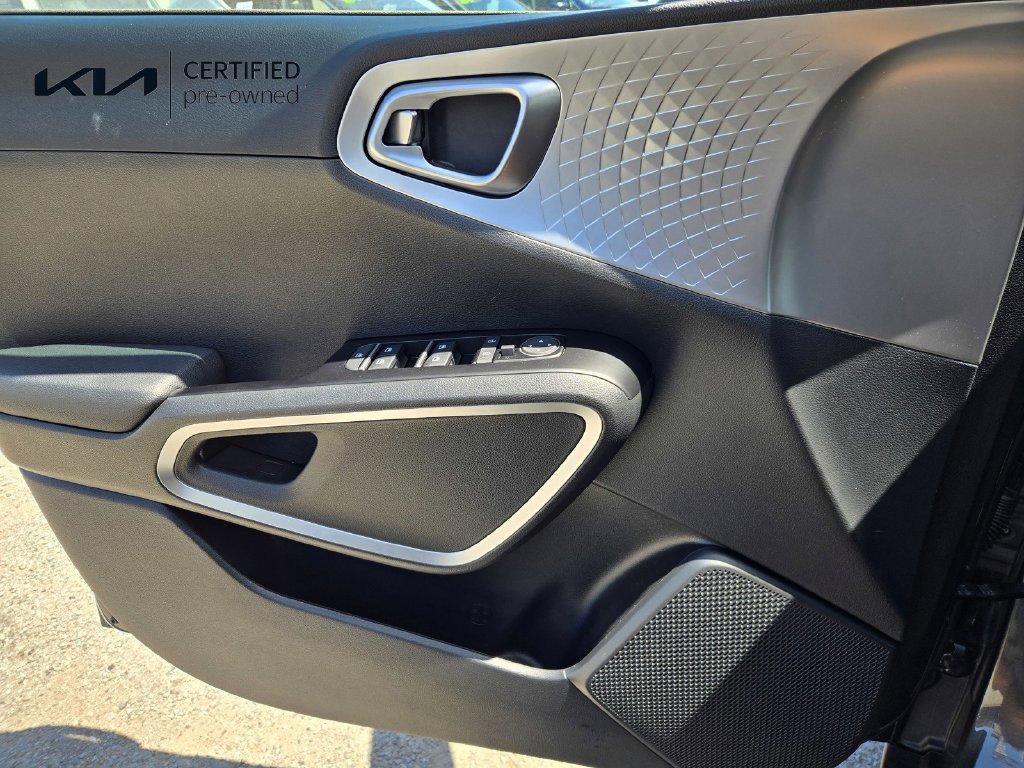 Certified 2023 Kia Soul LX w/ LX Technology Package FWD image 25