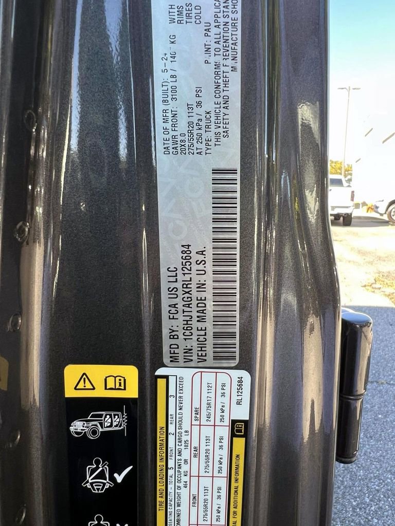 Certified 2024 Jeep Gladiator Sport image 17