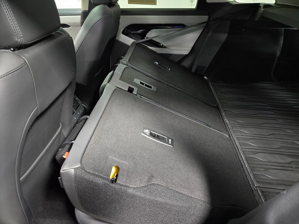 Used 2025 Land Rover Range Rover Evoque Dynamic SE AWD/4WD image 39