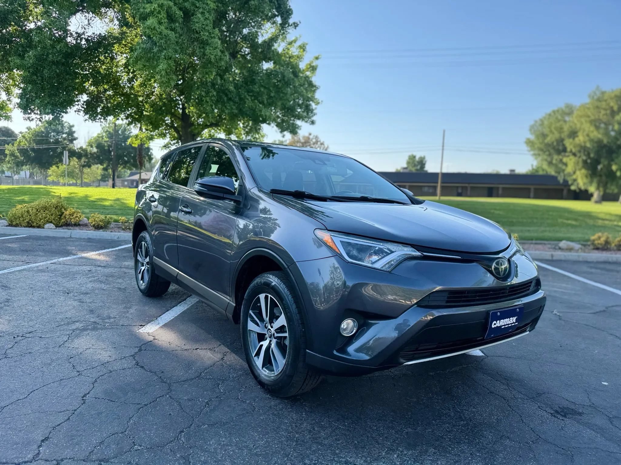 Used 2018 Toyota RAV4 XLE w/ Carpet Mat Package FWD image 34