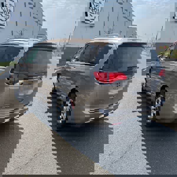 Used 2017 Chrysler Pacifica Touring-L Plus image 3