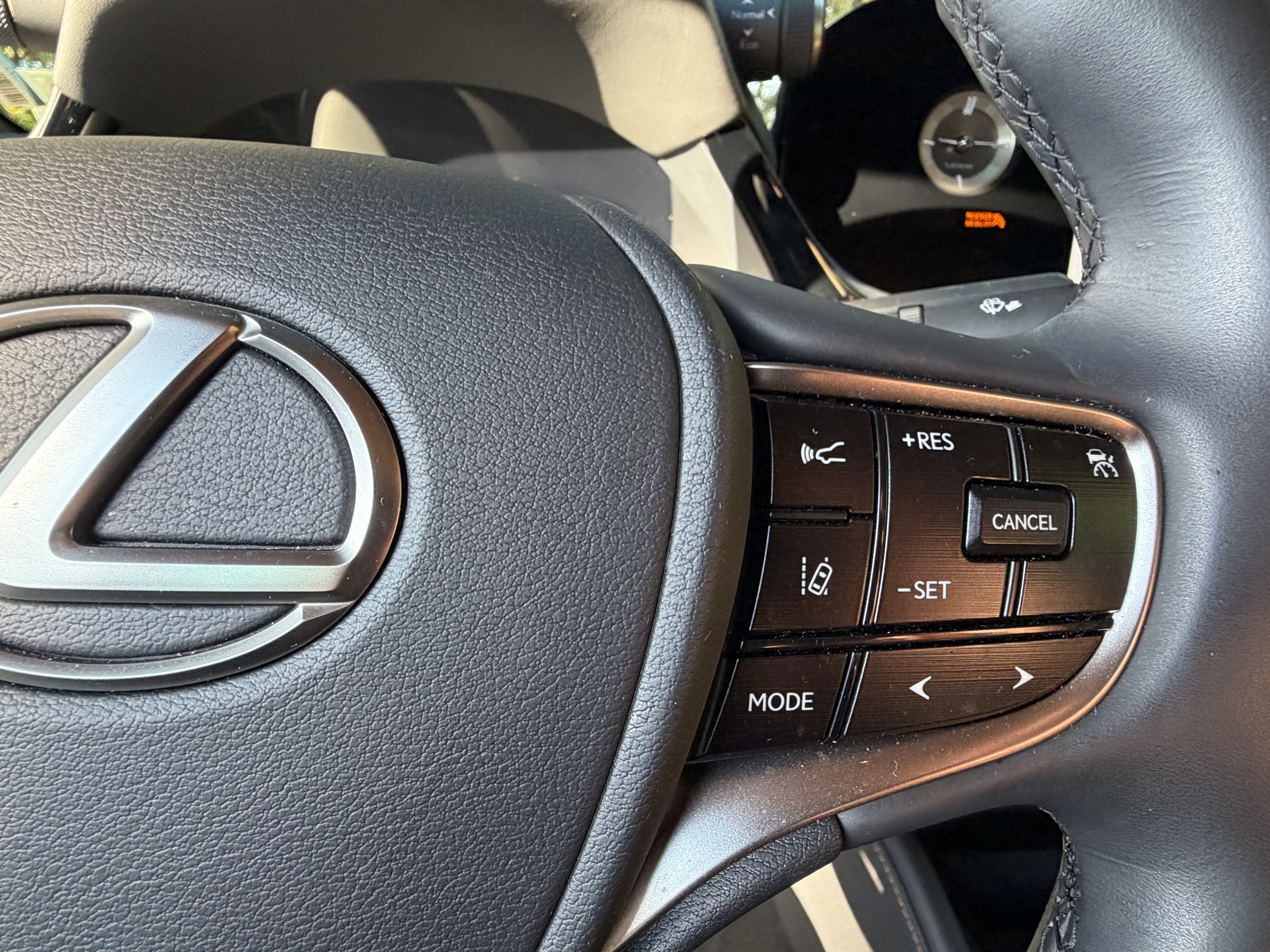 Certified 2025 Lexus ES 350 w/ Premium Package FWD image 19