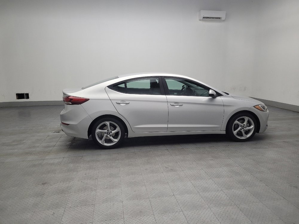 Used 2018 Hyundai Elantra SE image 10
