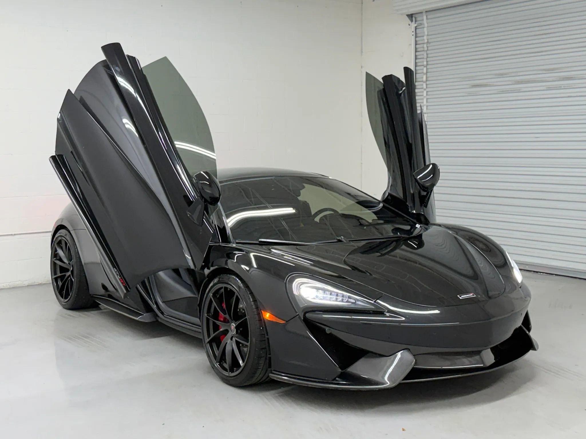 Used 2017 McLaren 570S RWD image 2