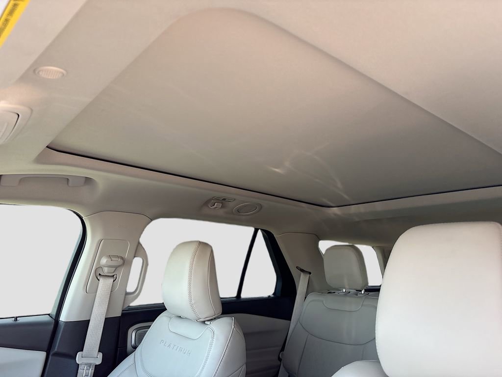 Used 2023 Ford Explorer Platinum w/ Technology Package image 23