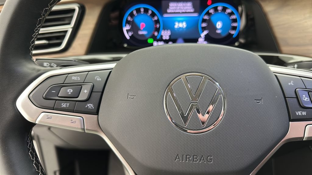 Used 2025 Volkswagen Atlas SE AWD/4WD image 18