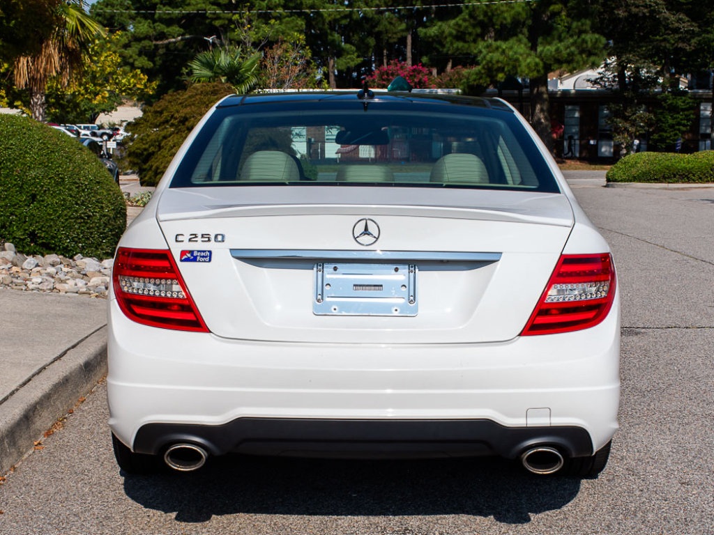 Used 2013 Mercedes-Benz C 250 Sedan image 4