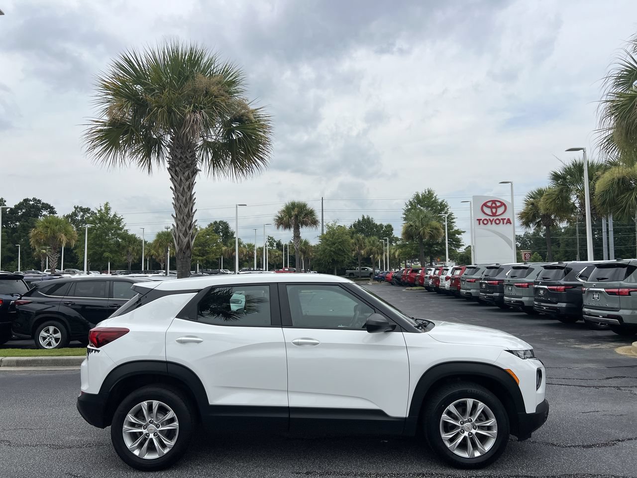 Used 2023 Chevrolet TrailBlazer LS AWD/4WD image 11