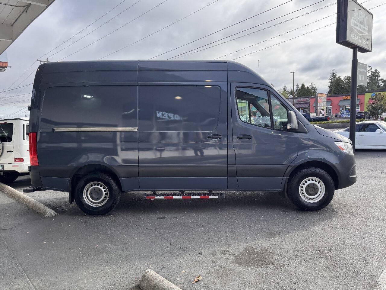 Used 2019 Mercedes-Benz Sprinter 144 image 11