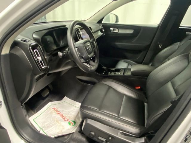 Used 2025 Volvo XC40 B5 Core AWD/4WD image 10