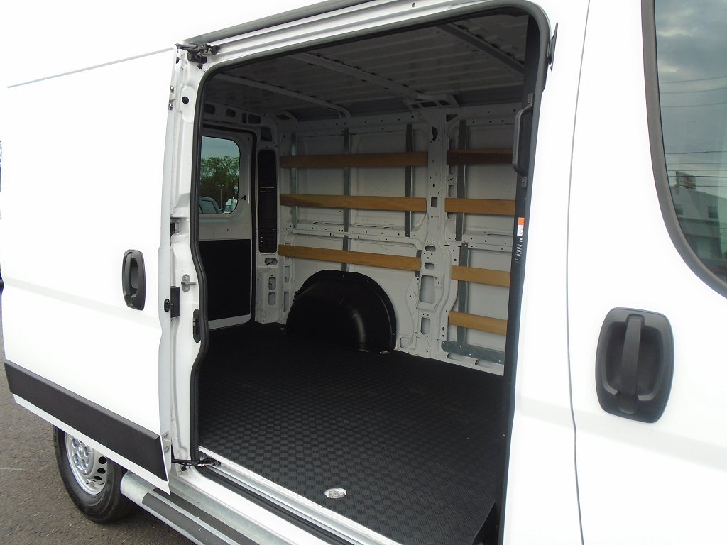 Used 2025 RAM ProMaster 2500 w/ U-Haul Equipment Group FWD image 16
