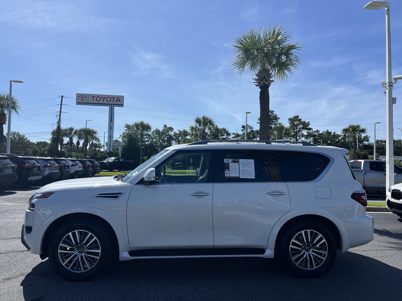 Used 2023 Nissan Armada SL w/ Captain's Chairs Package AWD/4WD image 7