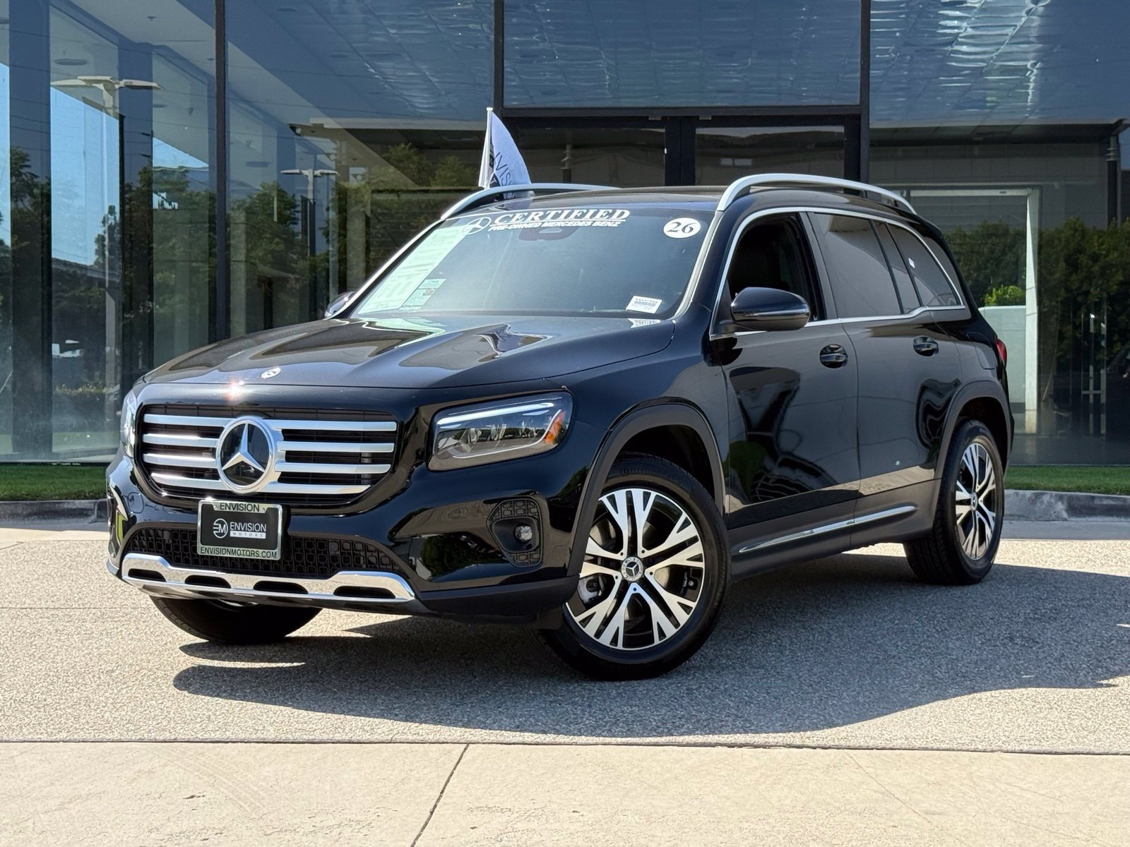 Used 2026 Mercedes-Benz GLB 250 image 2