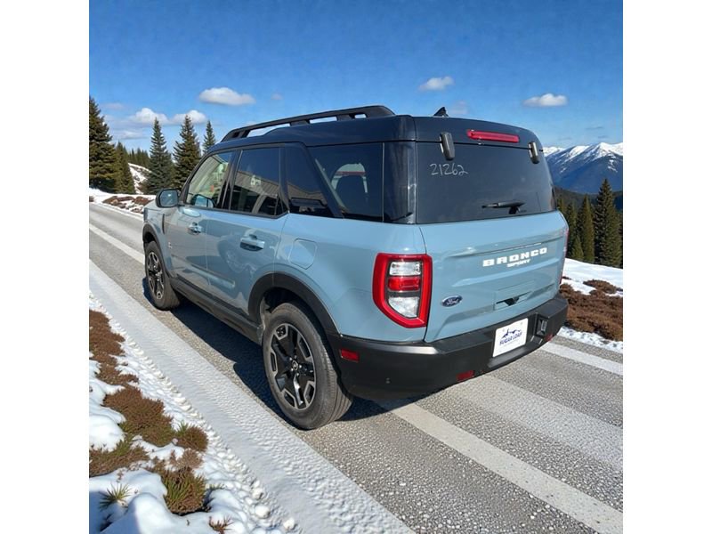 Used 2023 Ford Bronco Sport Outer Banks w/ Tech Package image 3