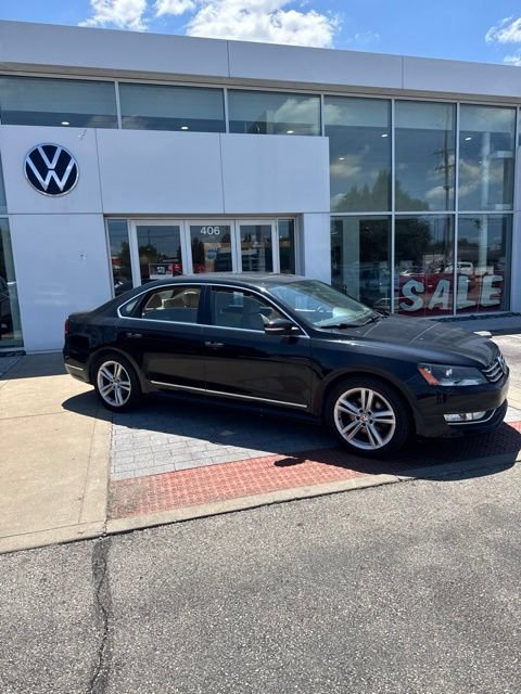 Used 2013 Volkswagen Passat TDI SEL Premium FWD image 3