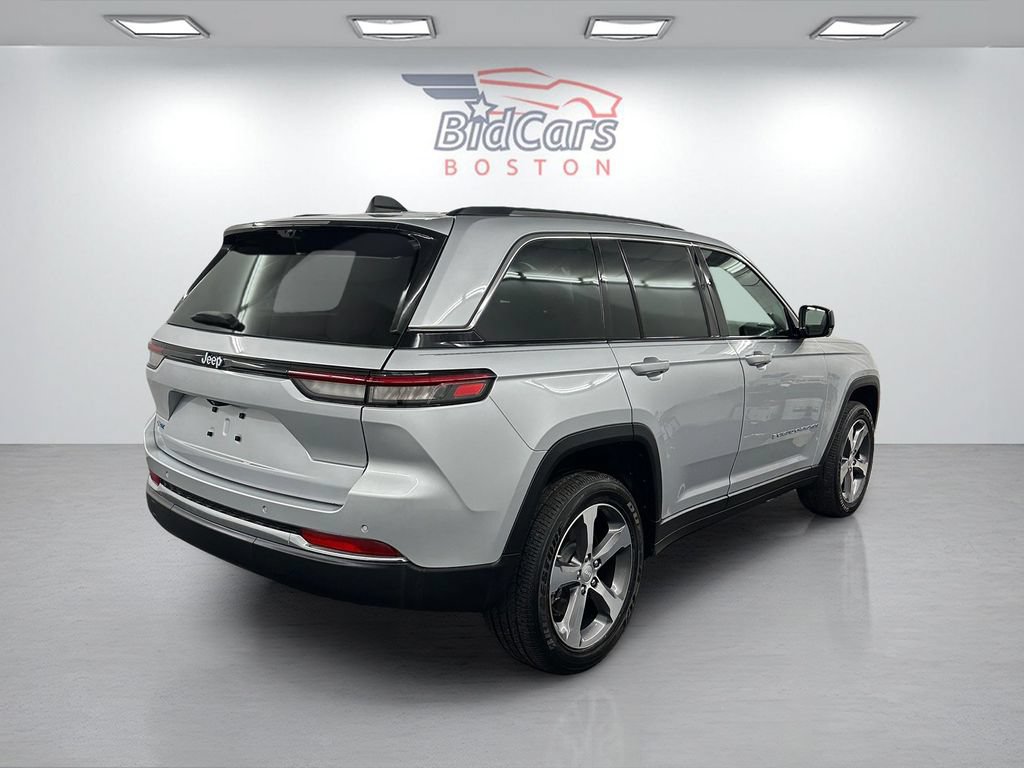 Used 2023 Jeep Grand Cherokee 4WD 4xe w/ Luxury Tech Group II image 4