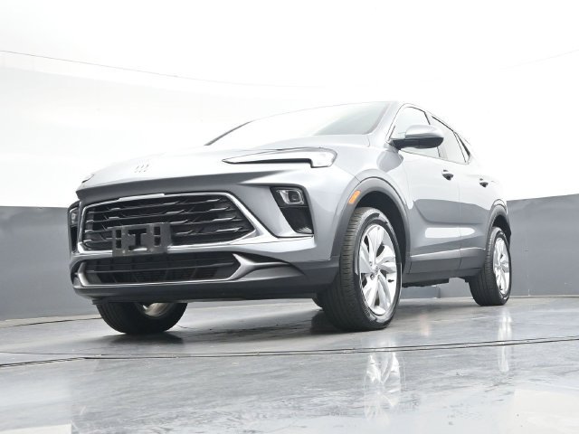 Used 2025 Buick Encore GX Preferred AWD/4WD image 28