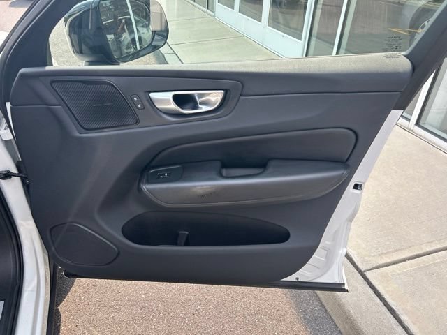 Certified 2024 Volvo XC60 B5 Plus w/ Climate Package AWD/4WD image 13
