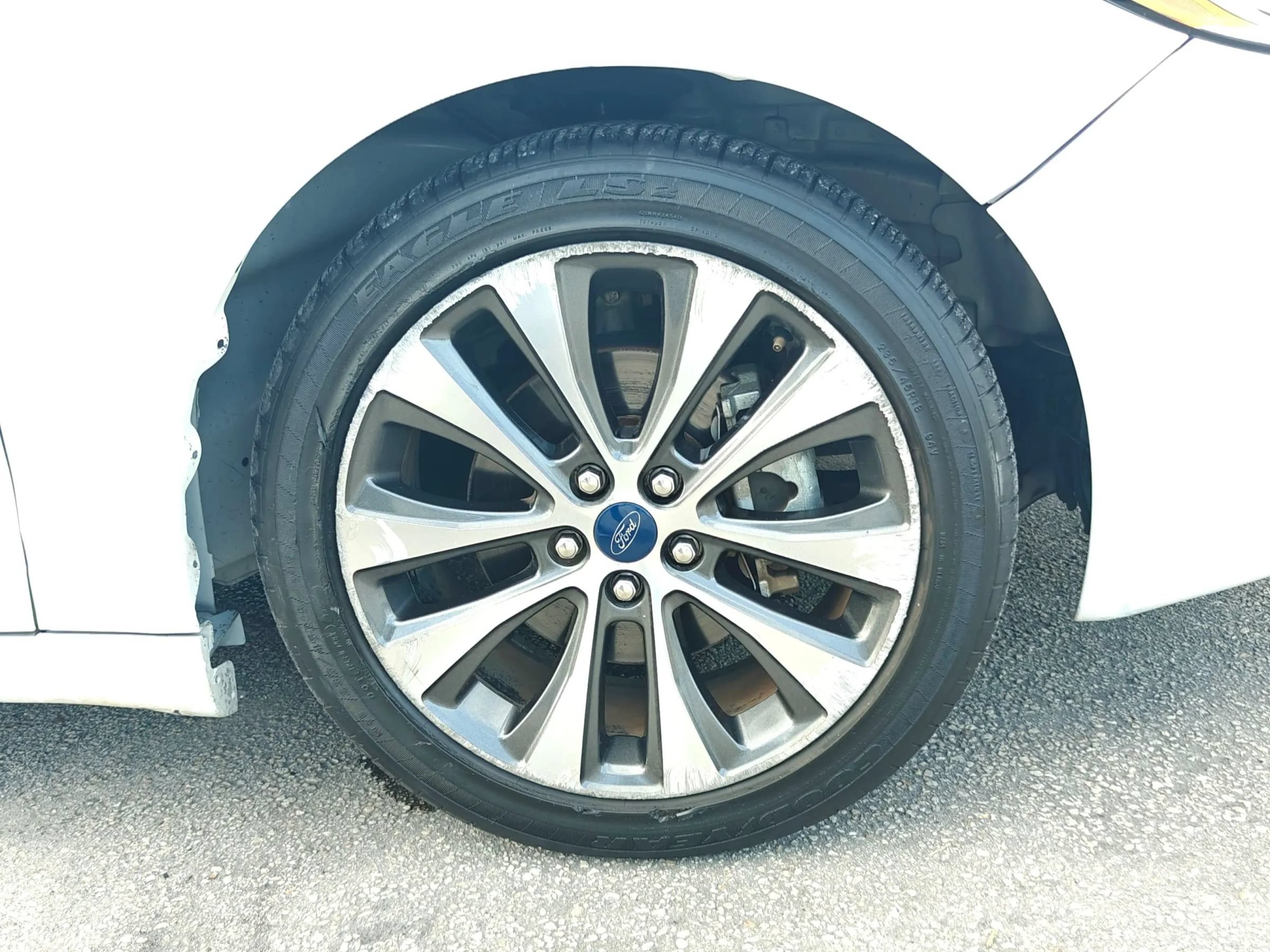 Used 2020 Ford Fusion SE AWD/4WD image 35