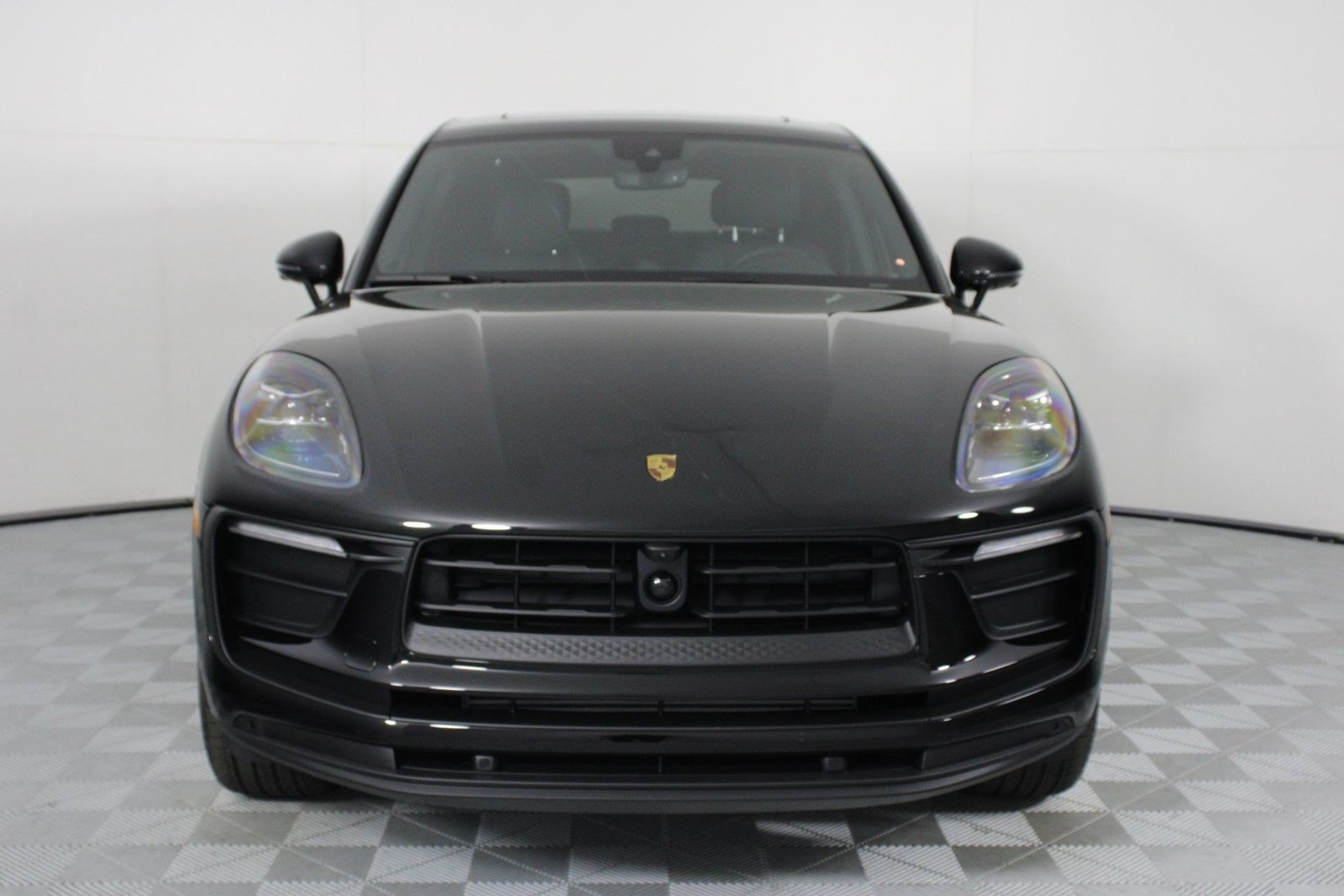 New 2026 Porsche Macan AWD/4WD image 10