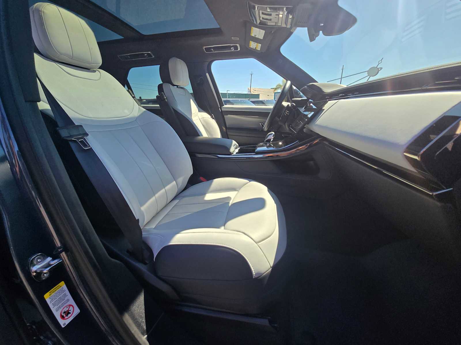 Used 2024 Land Rover Range Rover Sport Dynamic SE image 11