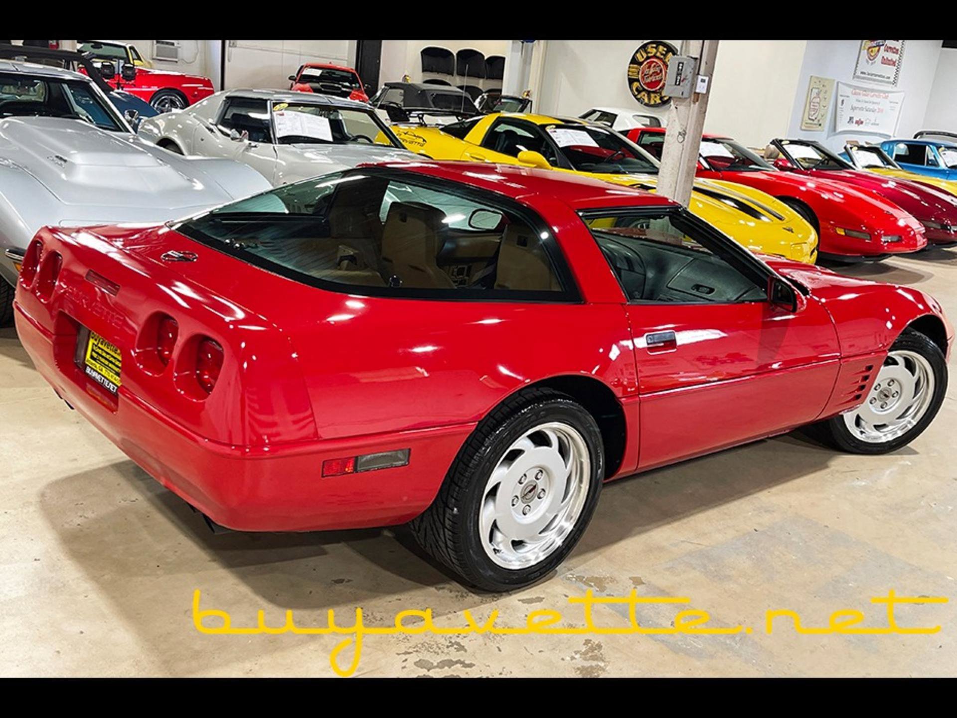 Used 1991 Chevrolet Corvette Coupe video 2