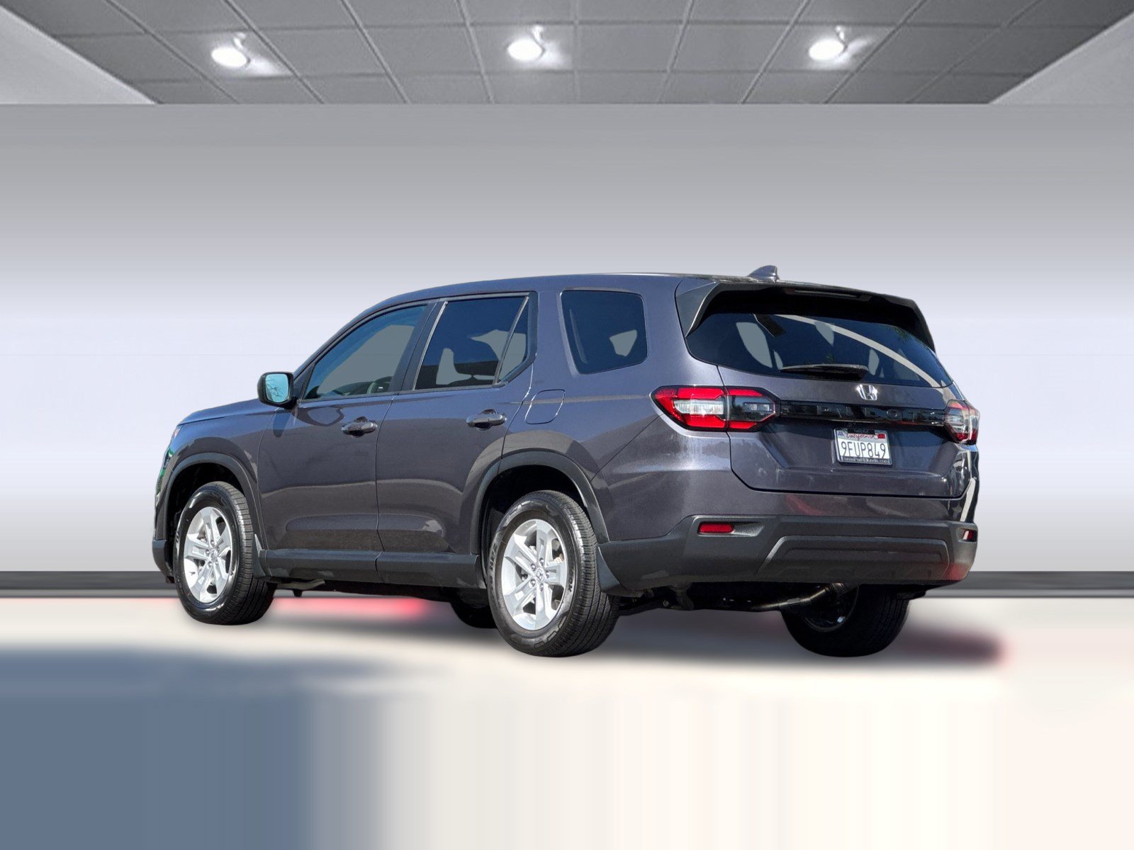 Certified 2023 Honda Pilot LX image 3