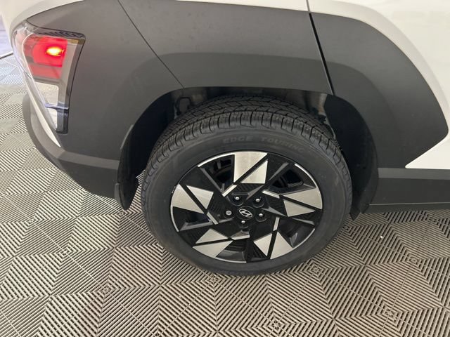 Used 2024 Hyundai Kona SEL AWD/4WD image 40