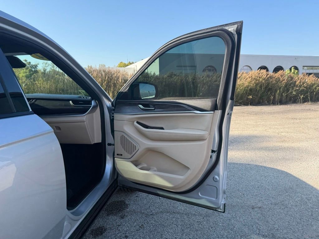 Used 2024 Jeep Grand Cherokee Limited 4xe image 19