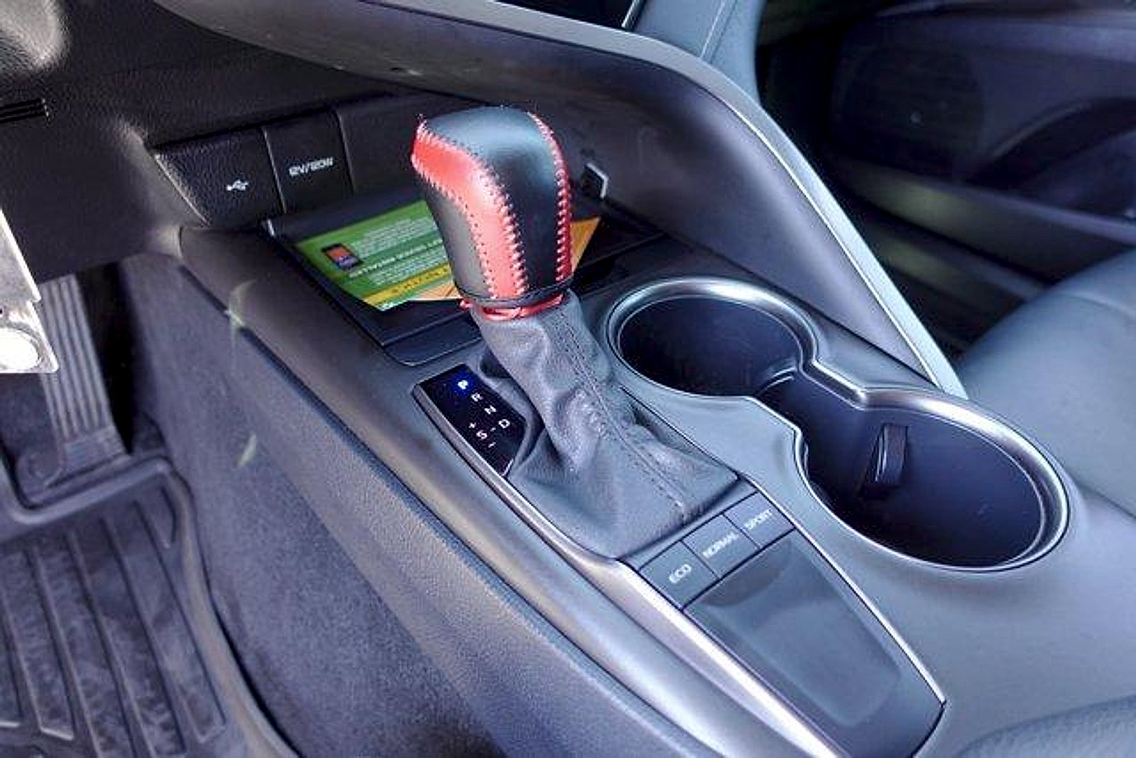 Used 2022 Toyota Camry SE FWD image 23