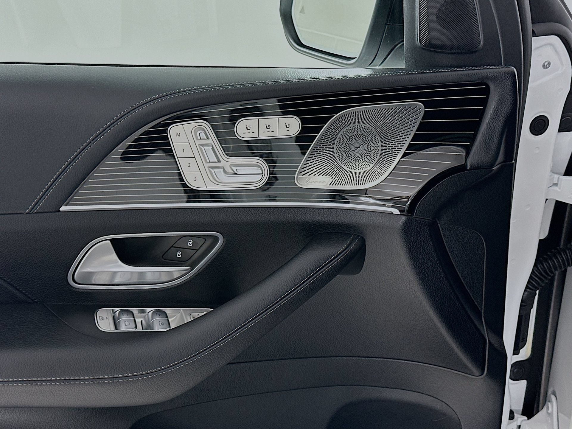 New 2026 Mercedes-Benz GLS 580 4MATIC image 19
