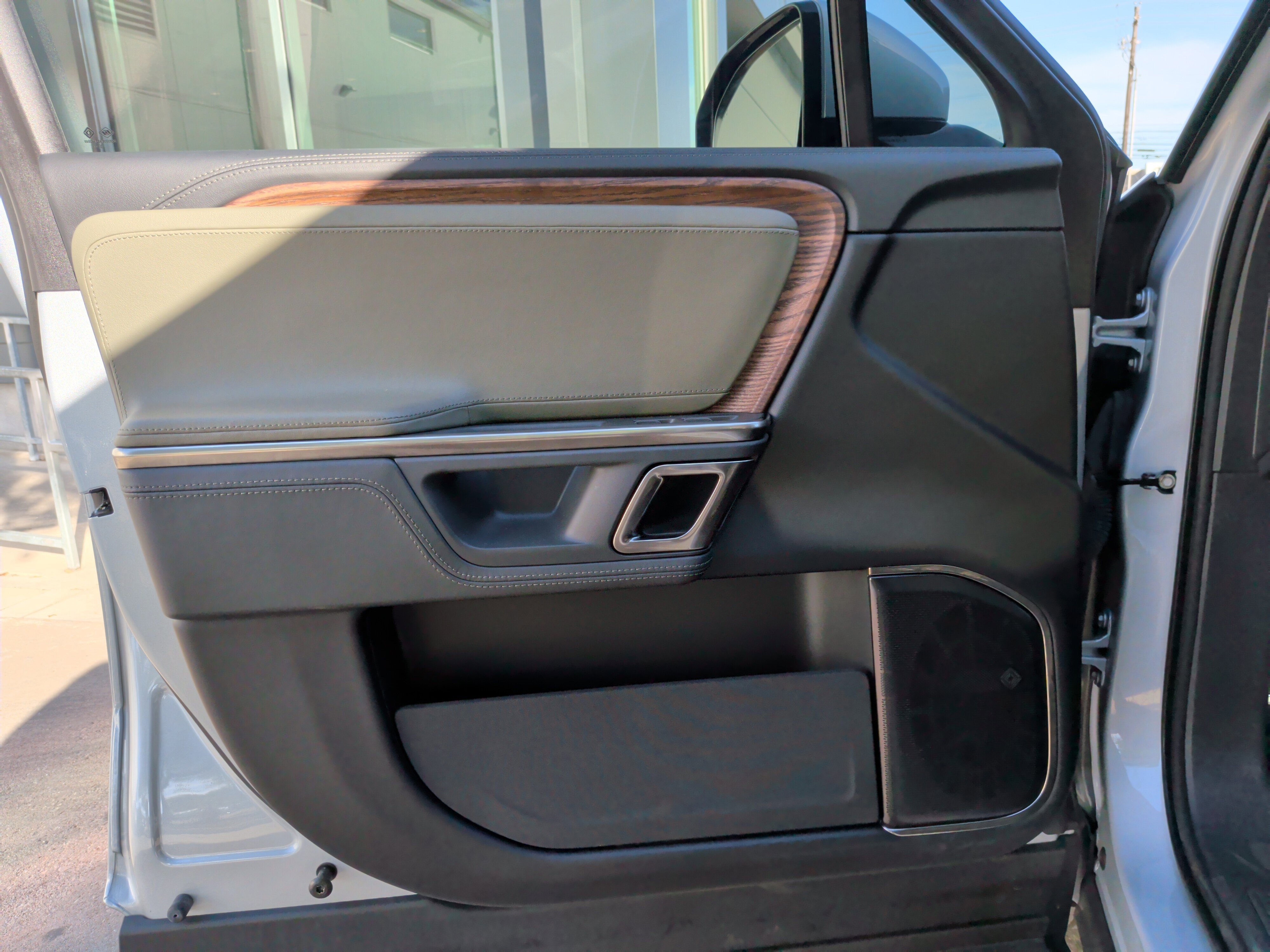 Used 2024 Rivian R1T Adventure image 14