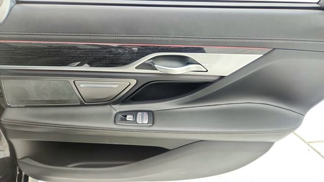 Used 2022 BMW 750i xDrive w/ Executive Package AWD/4WD image 27
