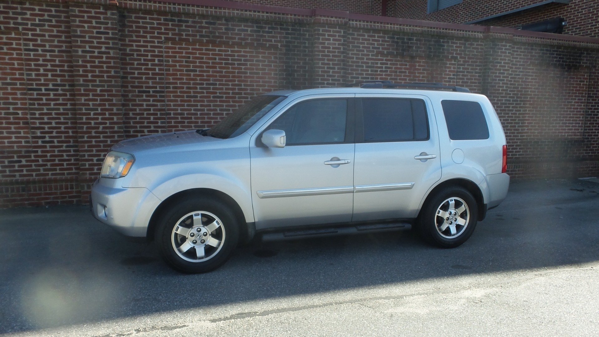 Used 2010 Honda Pilot Touring image 2