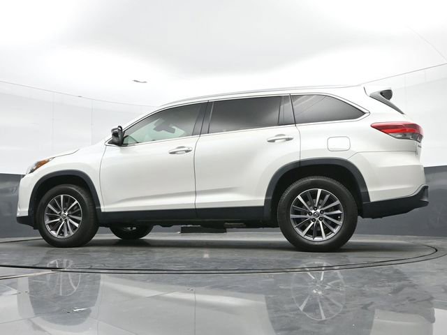 Used 2019 Toyota Highlander XLE image 21