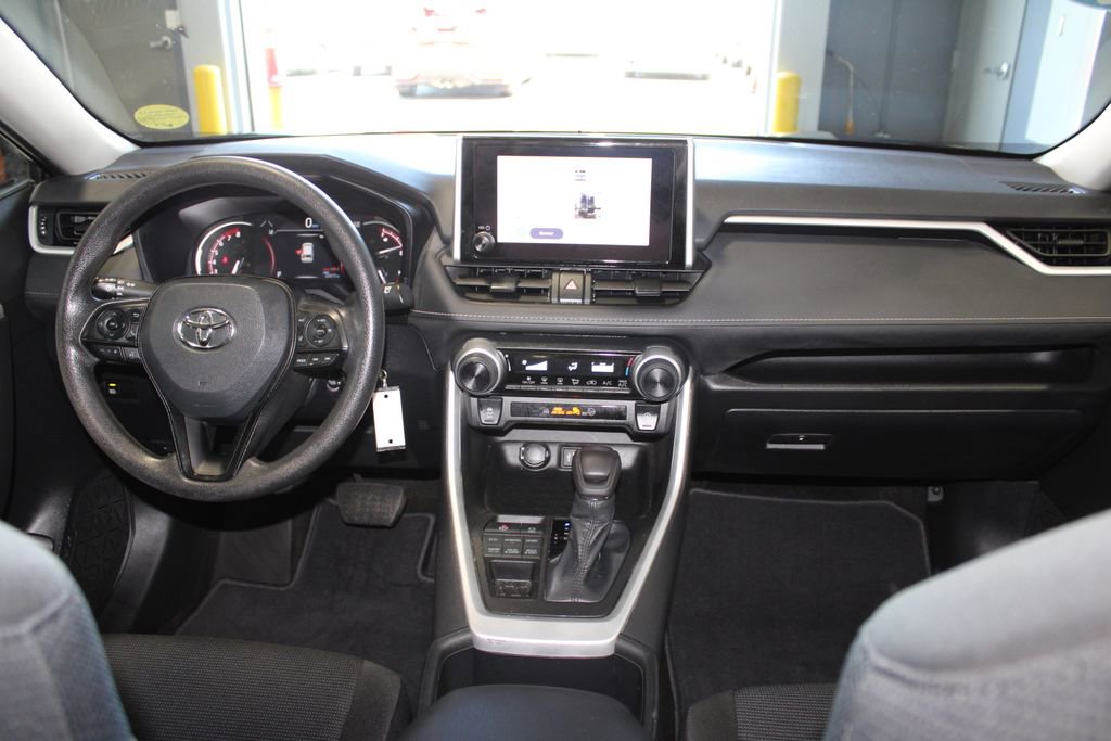 Used 2023 Toyota RAV4 LE AWD/4WD image 23