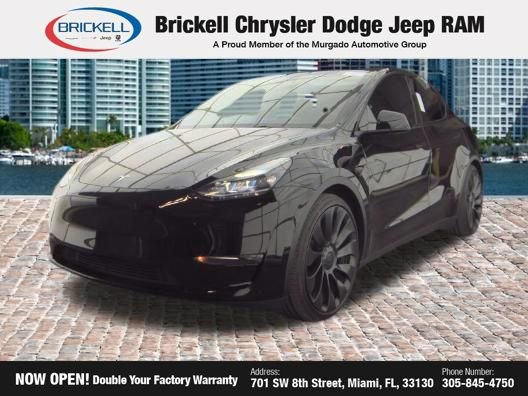 Used 2025 Tesla Model Y Performance AWD/4WD image 2