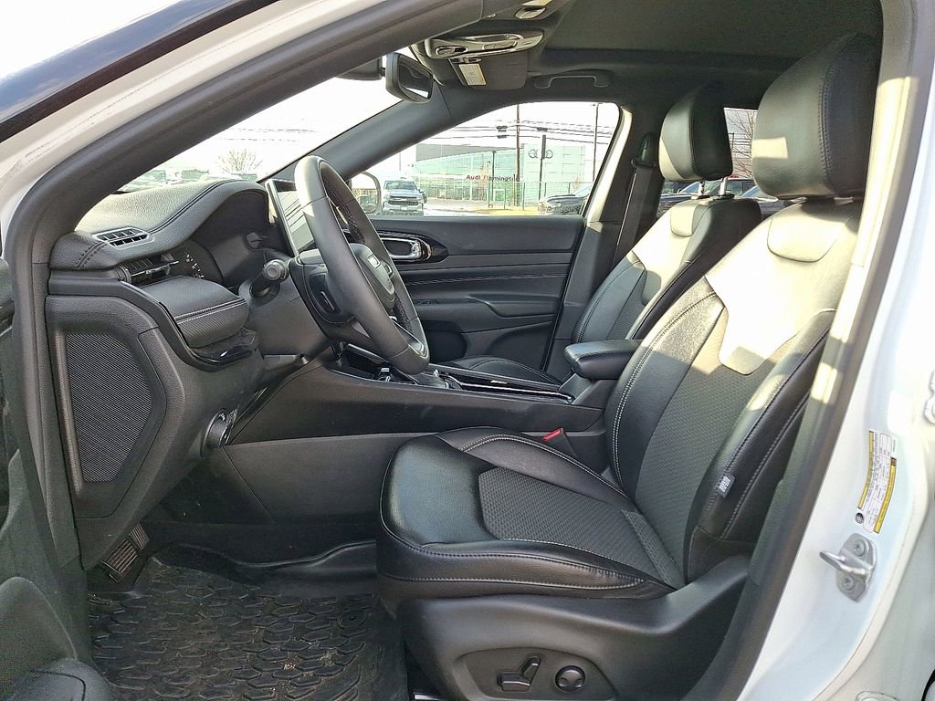 Used 2023 Jeep Compass Altitude w/ Sun and Sound Group image 15