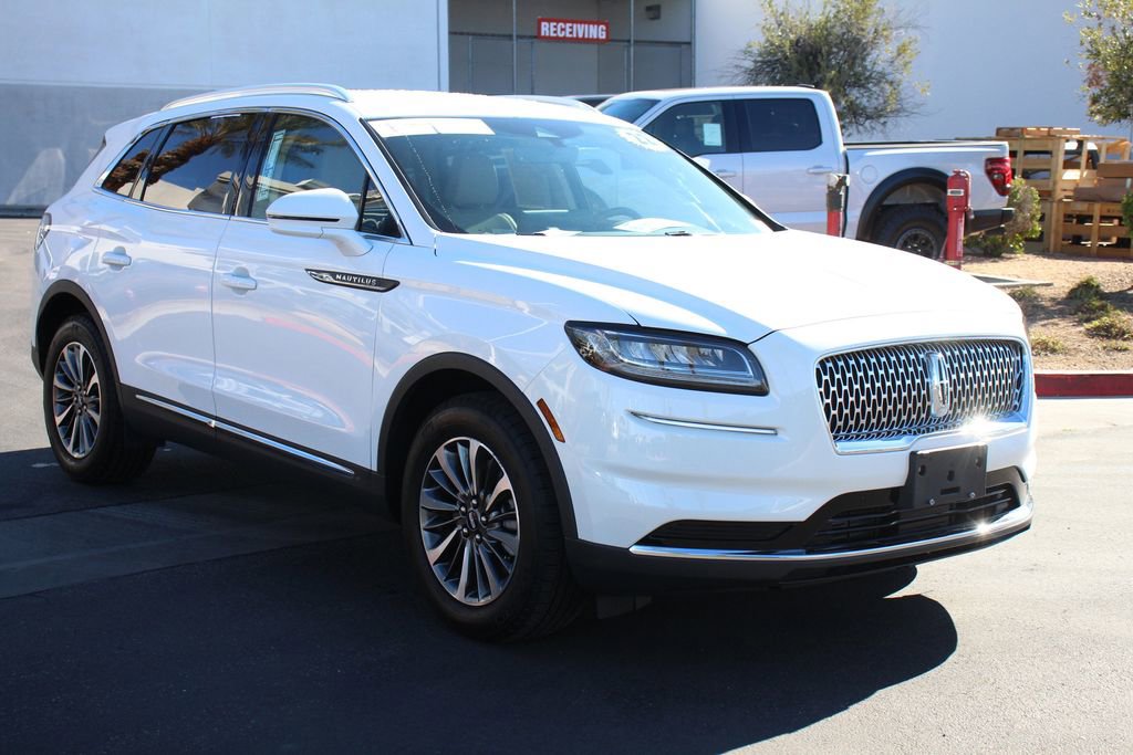 Certified 2022 Lincoln Nautilus AWD w/ Premium Package image 8