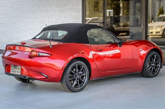 Used 2016 MAZDA MX-5 Miata Club RWD image 14