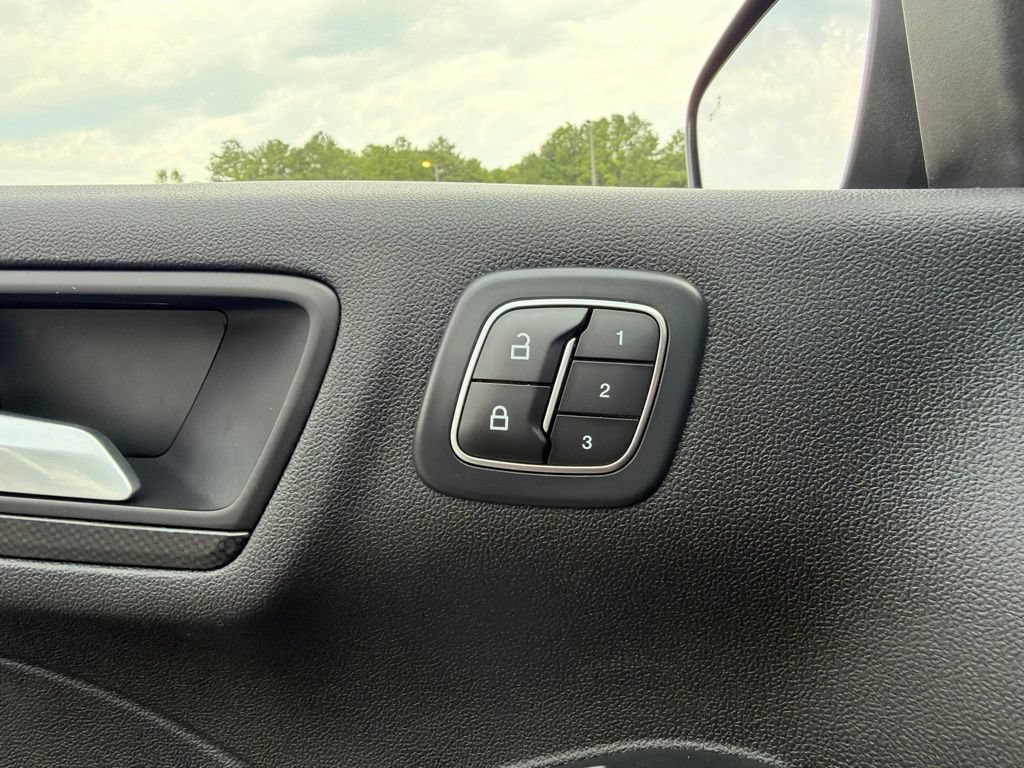 Used 2023 Ford Escape ST-Line Elite w/ Premium Technology Package AWD/4WD image 18