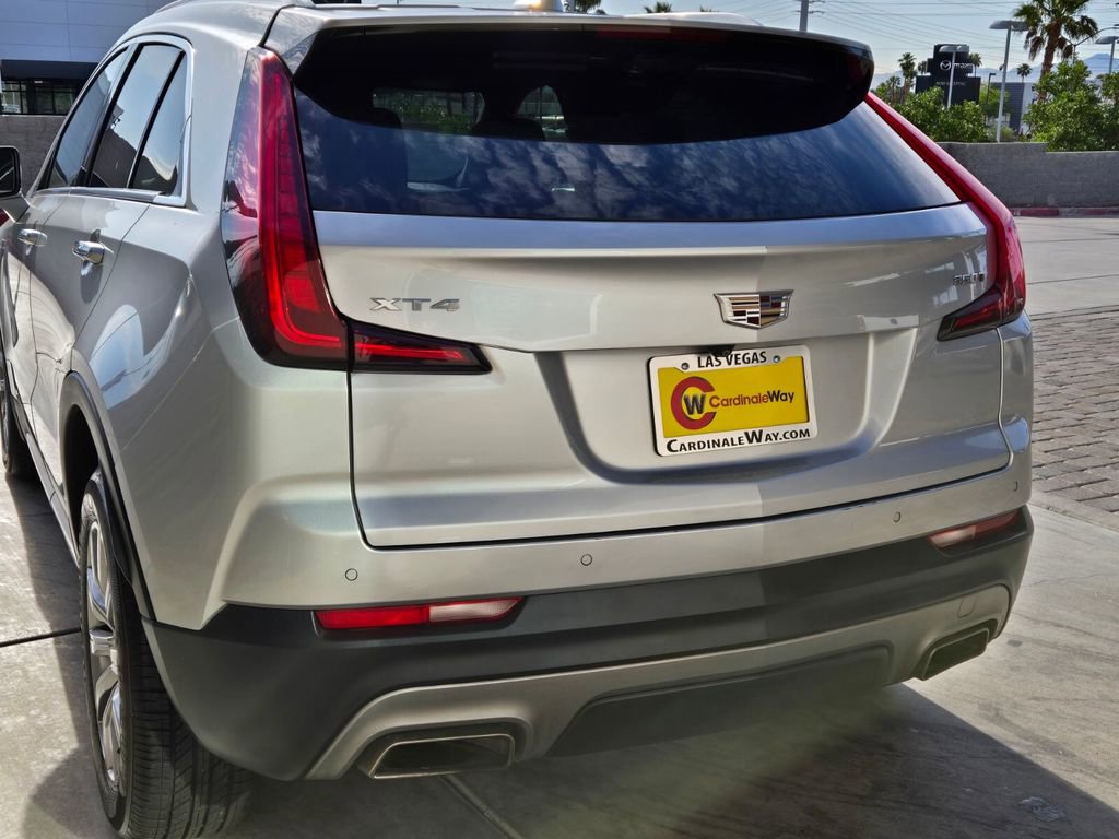 Used 2022 Cadillac XT4 Premium Luxury w/ Safety Alert Package FWD image 4