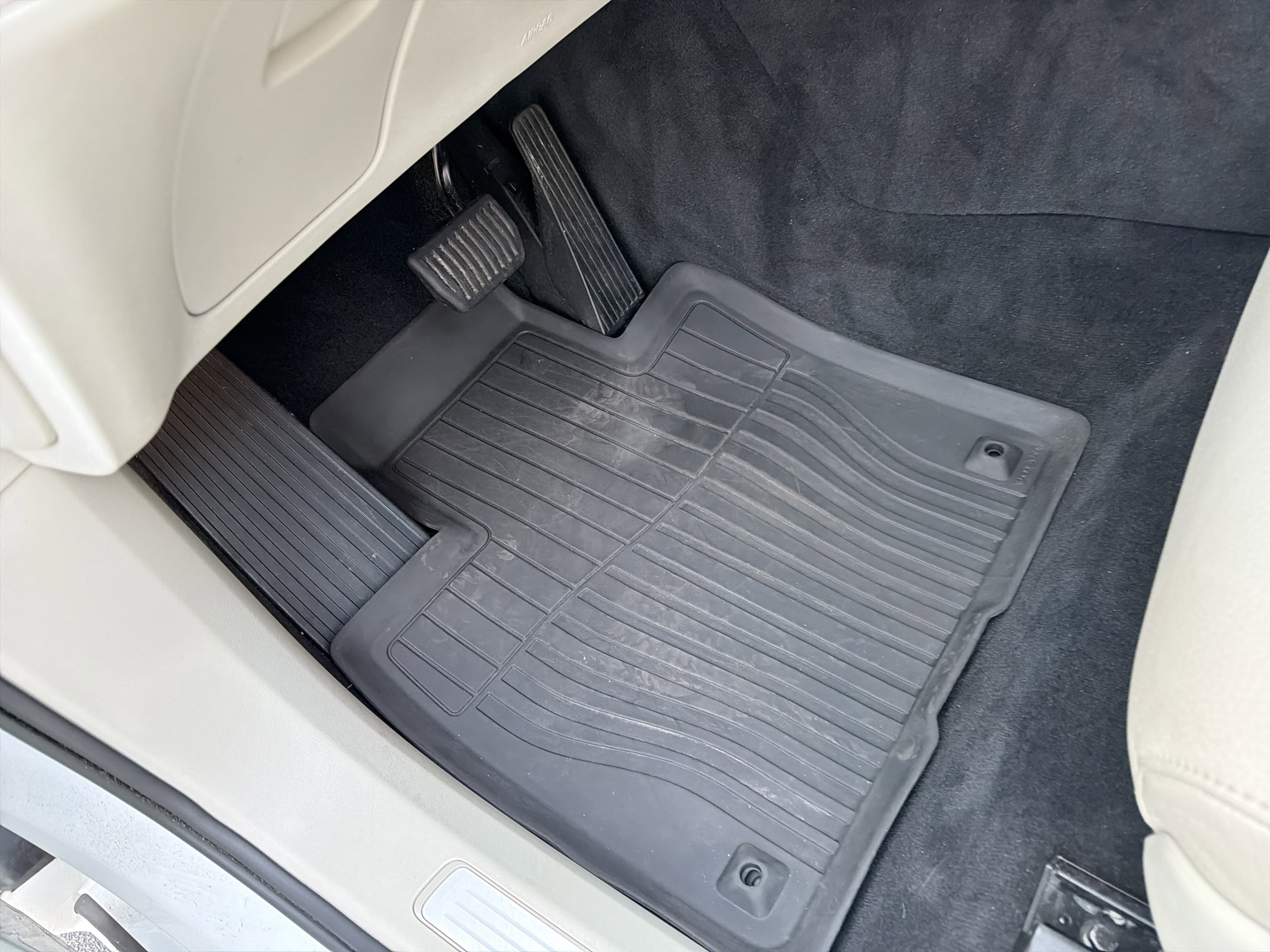 Certified 2023 Volvo XC90 B6 Core w/ Protection Package Premier image 17