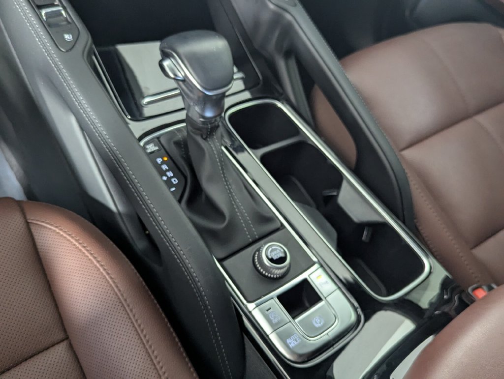 Used 2024 Kia Telluride EX w/ EX Captain's Chair Package FWD image 22
